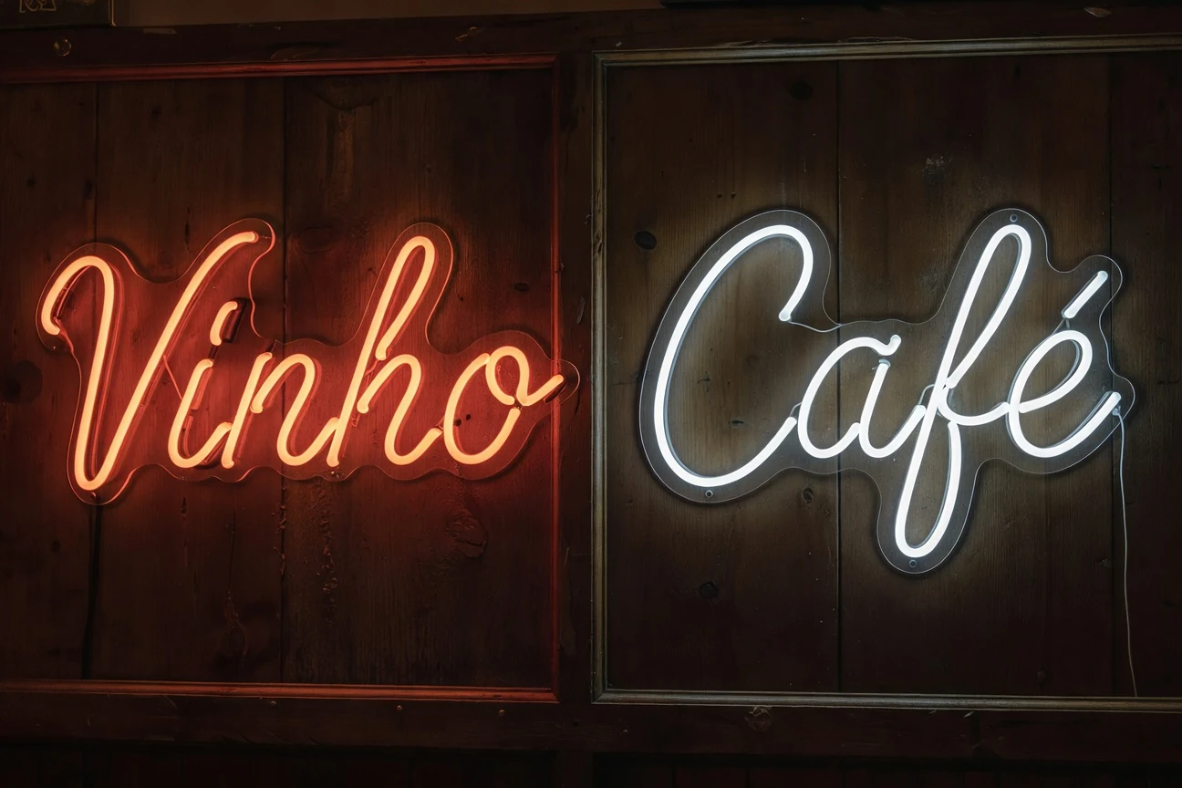 Néon a gás vs LED comparação numa tasca portuguesa