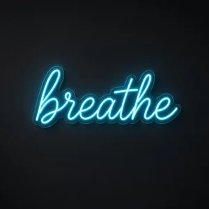 Néon LED Breathe em turquesa sobre placa de acrílico transparente recortada