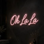 Tent LED-neonskilt Oh La La i et interiør