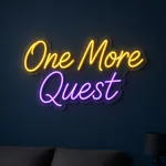 Néon LED One More Quest allumé, mis en situation dans un intérieur