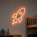 Neon LED Rocket acceso, ambientato in un interno