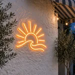 Tent LED-neonskilt Sunrise i et interiør